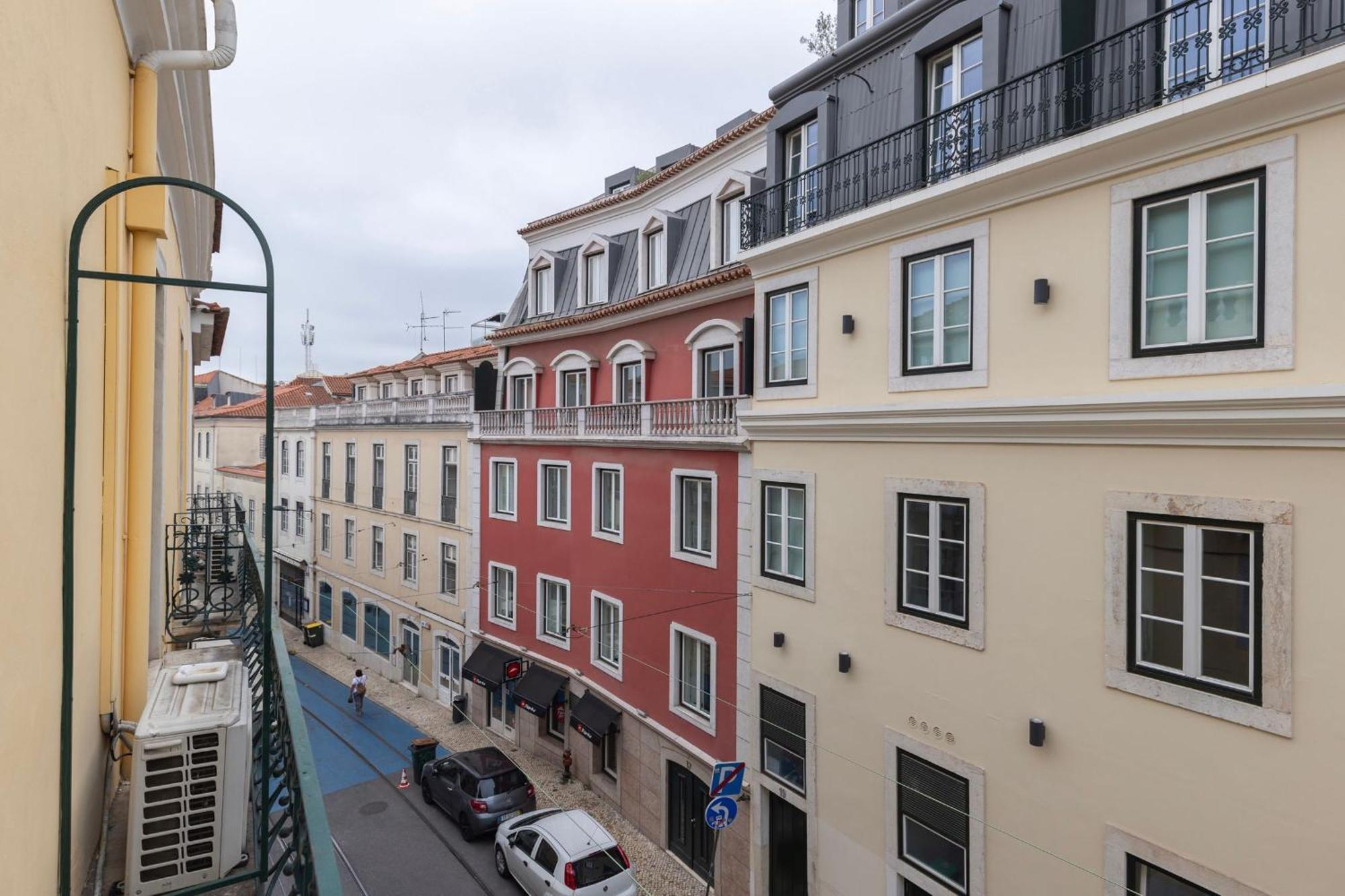 Chiado Center 1Bdr Flat By Lovelystay Lisbon Exterior photo