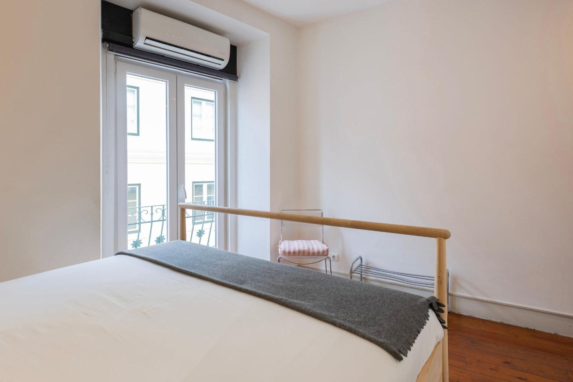 Chiado Center 1Bdr Flat By Lovelystay Lisbon Exterior photo